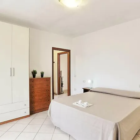 Apartment In Riva Al Mare *